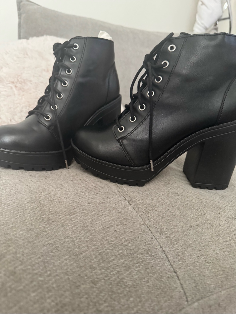 Women's Black Lace-Up Chunky Heel Ankle Boots